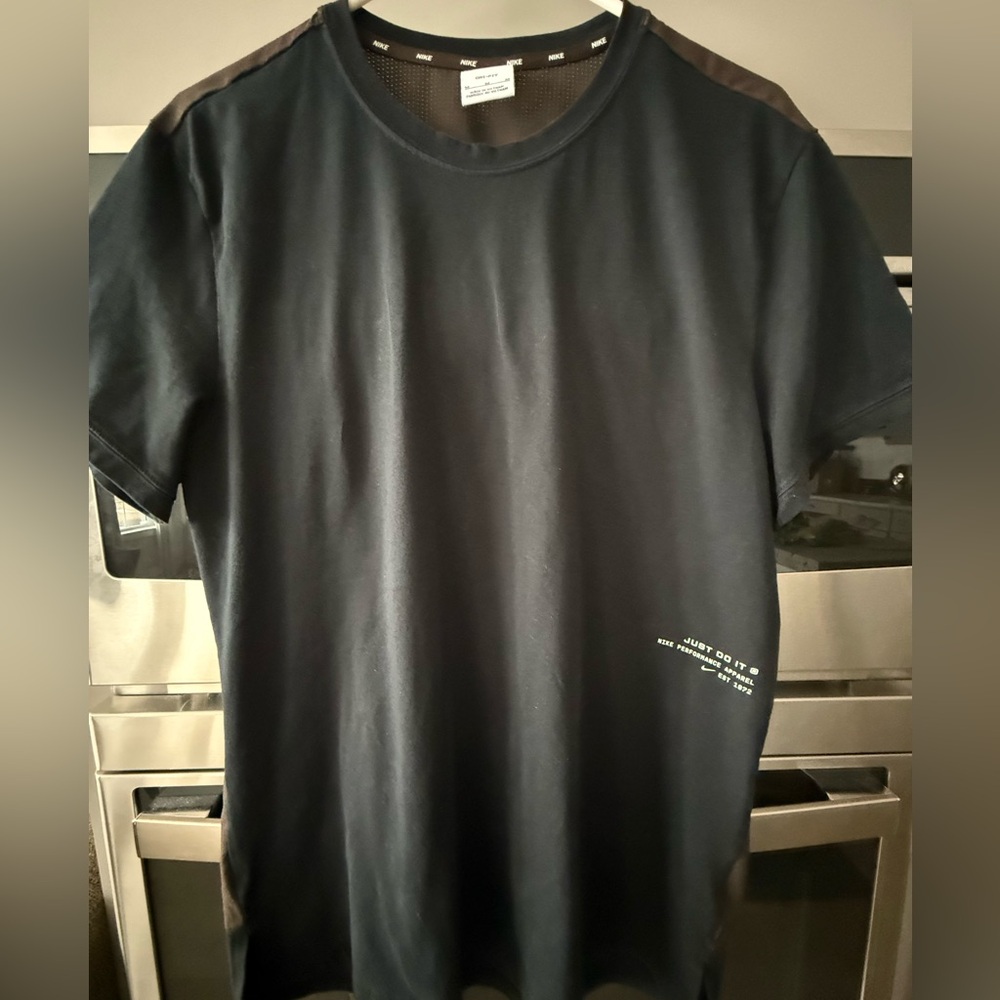 Nike Black Short Sleeve Men's Dry Fit Tee